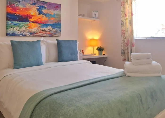 Upper Rock Brighton - Guest House